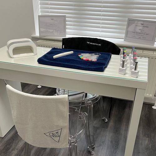 beauty studio manicure desk